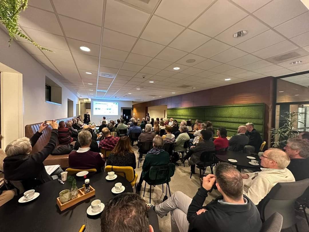 Foto bijeenkomst bewoners en ondernemers